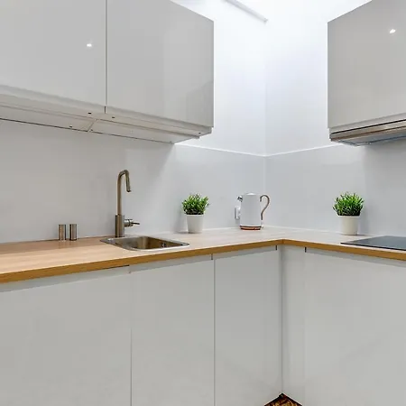 Lägenhet Grand - Orion Nearby Monte Cassino Street *